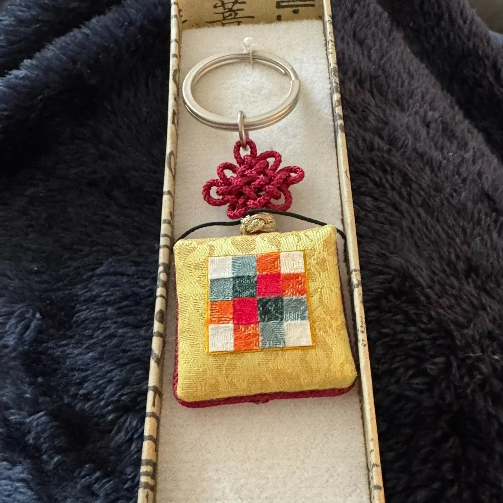 Korea Korean Keychain Key Ring‎ with Mirror New in Box